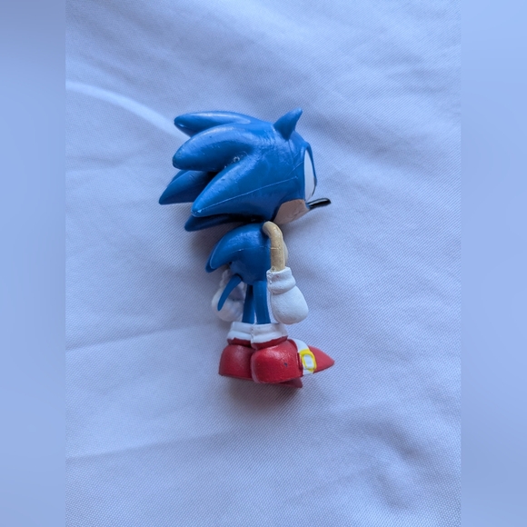 Pre-owned Sonic The Hedgehog Figurine - About 2.25 Inches‎ Tall - Picture 2 of 6